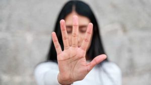 Como e la donna perseguitata dall'ex