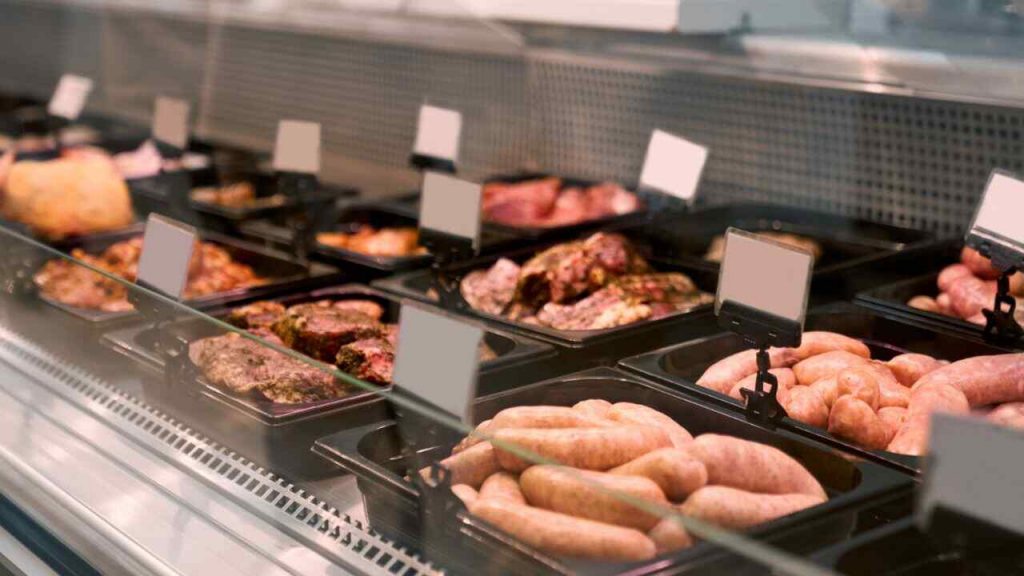 carne al supermercato - freepik - corrieredicomo.it