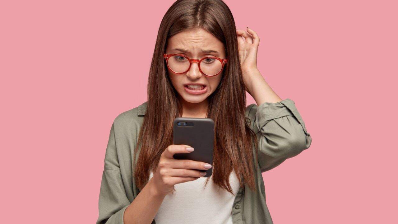 cellulare spia - freepik - corrieredicomo.it