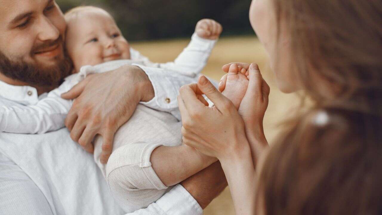 genitori e figlio - freepik - corrieredicomo.it