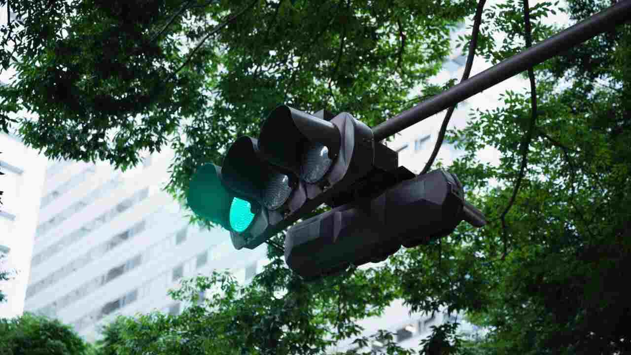 semaforo verde - freepik - corrieredicomo.it