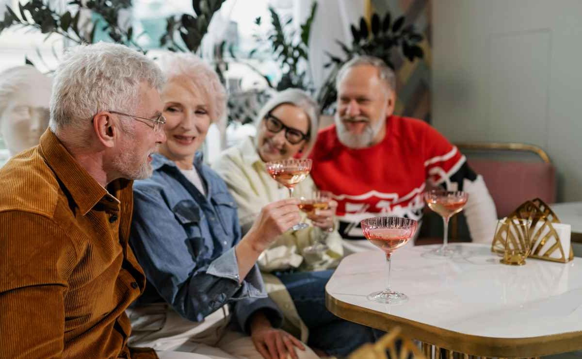 Over 65 in festa, maxi sconti in tutta la Lombardia | Con questo requisito dimezzi le spese