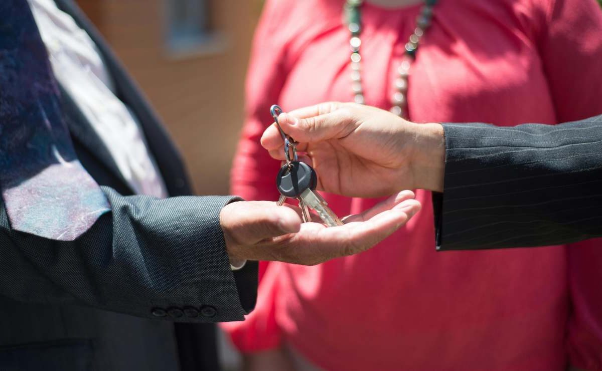 Passaggio di proprietà, se sgarri di un giorno sei rovinato | Fissato il limite massimo: multa atroce per chi non lo rispetta