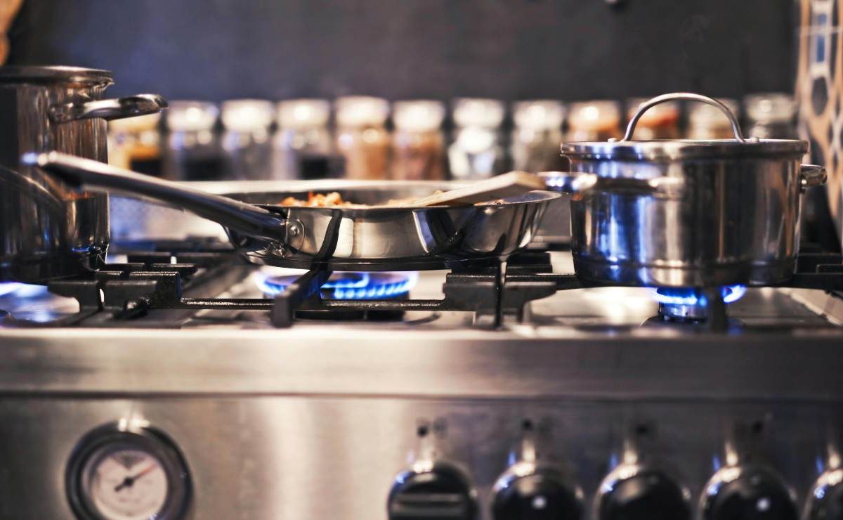 Fornelli, se la fiamma è scarsa c’è un rimedio | 5 secondi e hai risolto il problema: non serve nessun tecnico