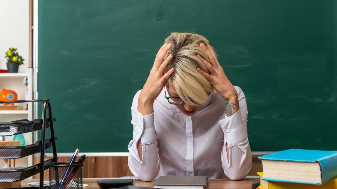 insegnante triste - freepik - corrieredicomo.it
