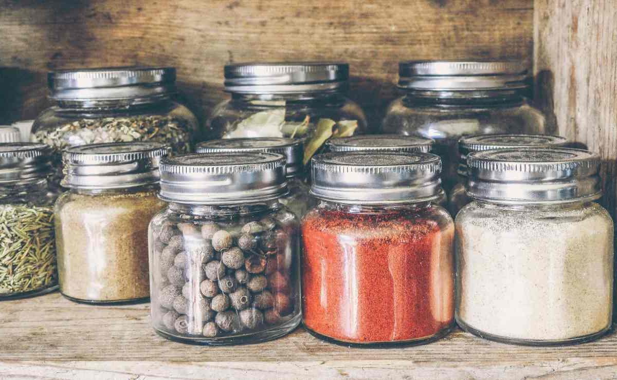 Ho sparso il pepe in ogni angolo della casa | Solo così ho risolto un problemone: erano 20 anni che cercavo un rimedio